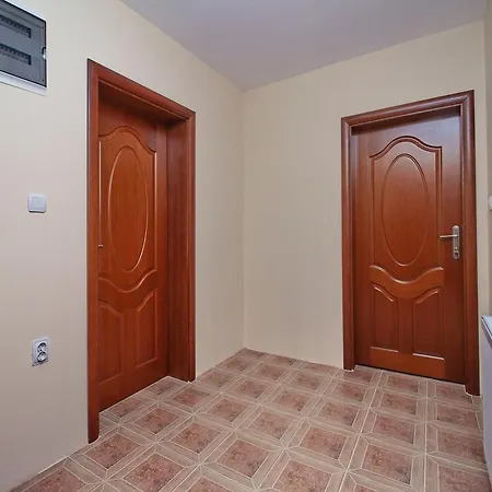 アパート Stojic *