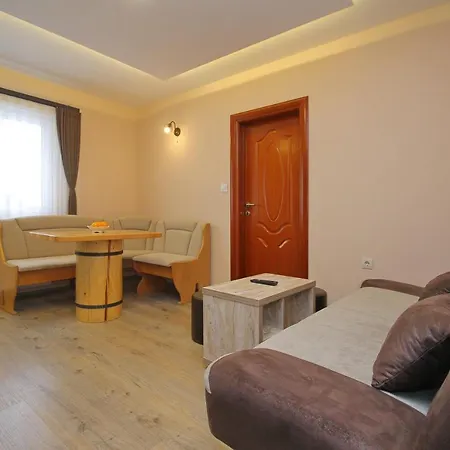 Stojic アパート *